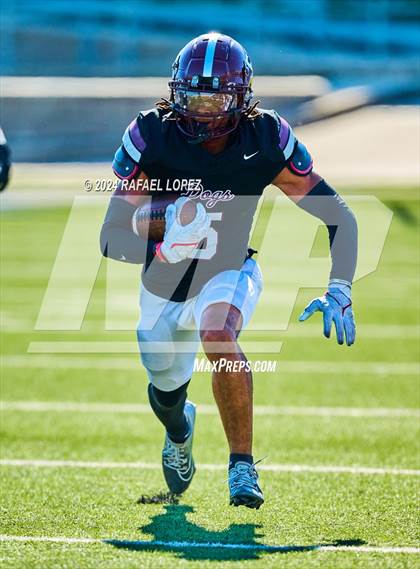 Thumbnail 1 in Strake Jesuit vs. Heights (UIL 6A D2 Football Area) photogallery.