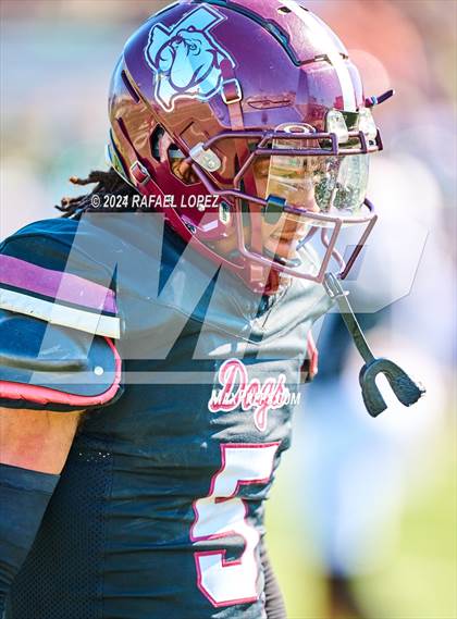Thumbnail 3 in Strake Jesuit vs. Heights (UIL 6A D2 Football Area) photogallery.