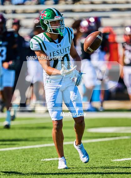 Thumbnail 1 in Strake Jesuit vs. Heights (UIL 6A D2 Football Area) photogallery.