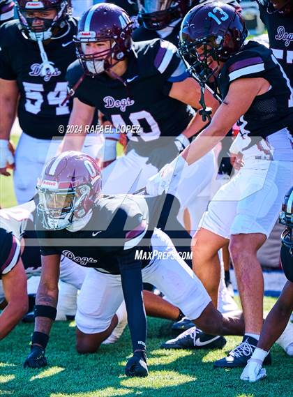 Thumbnail 3 in Strake Jesuit vs. Heights (UIL 6A D2 Football Area) photogallery.