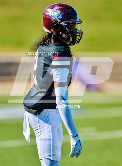 Thumbnail 1 in Strake Jesuit vs. Heights (UIL 6A D2 Football Area) photogallery.