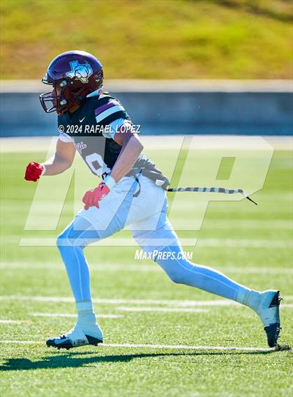 Thumbnail 1 in Strake Jesuit vs. Heights (UIL 6A D2 Football Area) photogallery.