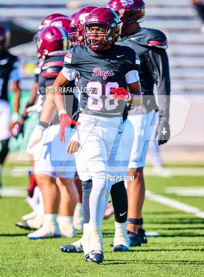 Thumbnail 2 in Strake Jesuit vs. Heights (UIL 6A D2 Football Area) photogallery.