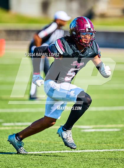 Thumbnail 1 in Strake Jesuit vs. Heights (UIL 6A D2 Football Area) photogallery.
