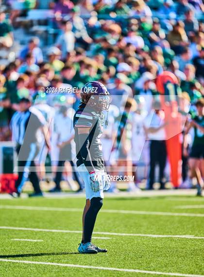 Thumbnail 2 in Strake Jesuit vs. Heights (UIL 6A D2 Football Area) photogallery.