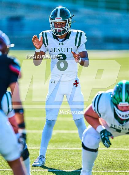 Thumbnail 1 in Strake Jesuit vs. Heights (UIL 6A D2 Football Area) photogallery.