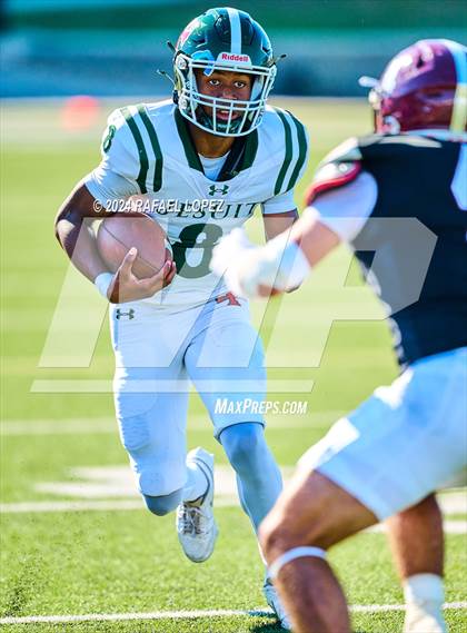 Thumbnail 1 in Strake Jesuit vs. Heights (UIL 6A D2 Football Area) photogallery.
