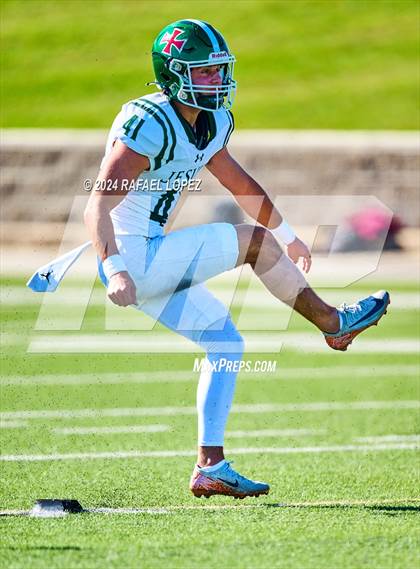 Thumbnail 3 in Strake Jesuit vs. Heights (UIL 6A D2 Football Area) photogallery.