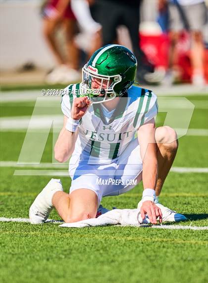Thumbnail 3 in Strake Jesuit vs. Heights (UIL 6A D2 Football Area) photogallery.