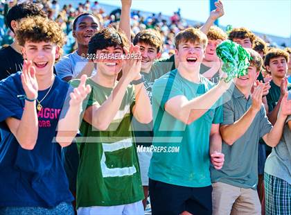 Thumbnail 2 in Strake Jesuit vs. Heights (UIL 6A D2 Football Area) photogallery.