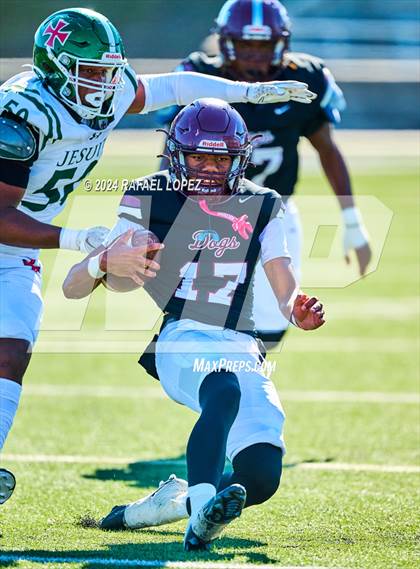 Thumbnail 1 in Strake Jesuit vs. Heights (UIL 6A D2 Football Area) photogallery.