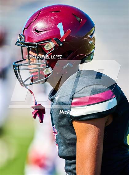 Thumbnail 3 in Strake Jesuit vs. Heights (UIL 6A D2 Football Area) photogallery.