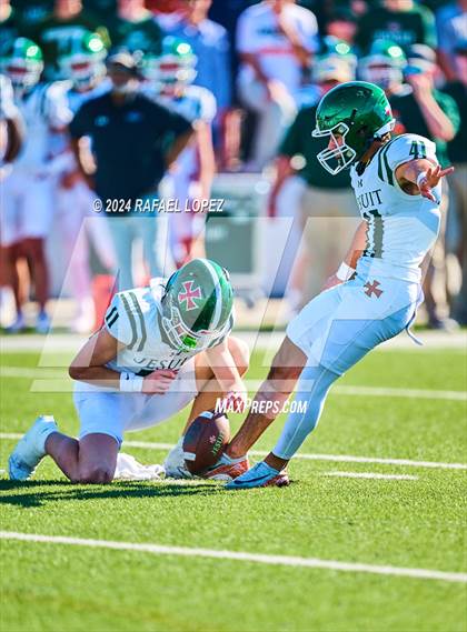 Thumbnail 2 in Strake Jesuit vs. Heights (UIL 6A D2 Football Area) photogallery.