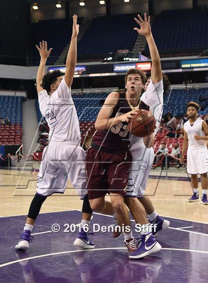 Thumbnail 3 in Sacramento vs. Whitney (CIF SJS D2 Semifinal) photogallery.