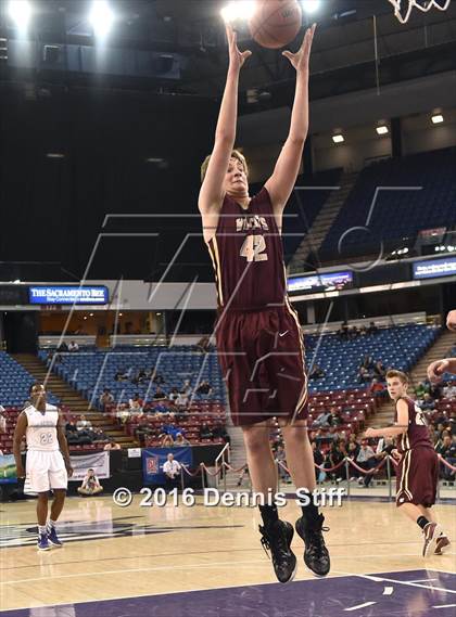 Thumbnail 3 in Sacramento vs. Whitney (CIF SJS D2 Semifinal) photogallery.