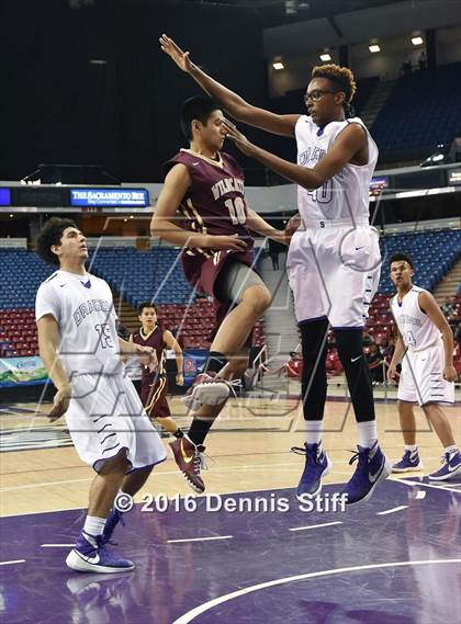 Thumbnail 1 in Sacramento vs. Whitney (CIF SJS D2 Semifinal) photogallery.