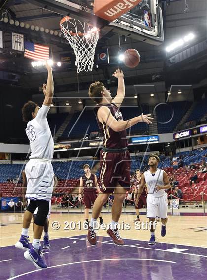 Thumbnail 2 in Sacramento vs. Whitney (CIF SJS D2 Semifinal) photogallery.