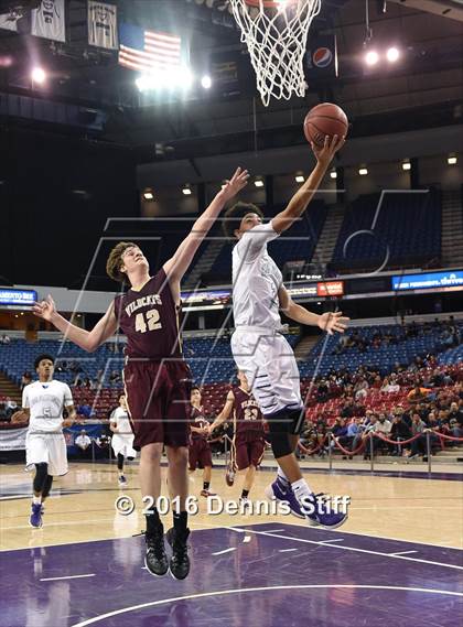 Thumbnail 2 in Sacramento vs. Whitney (CIF SJS D2 Semifinal) photogallery.