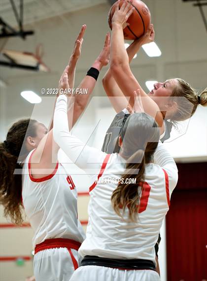 Thumbnail 1 in Silverdale Academy @ Signal Mountain photogallery.