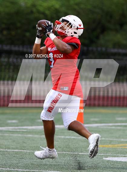 Thumbnail 2 in Harvard-Westlake vs. Jefferson photogallery.