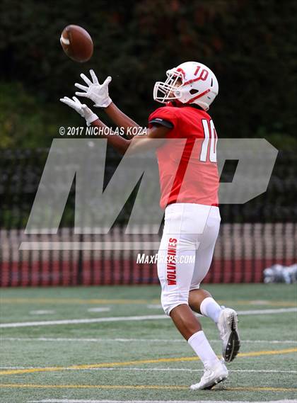 Thumbnail 3 in Harvard-Westlake vs. Jefferson photogallery.