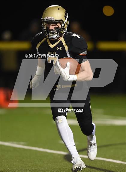 Thumbnail 2 in North Haven @ Daniel Hand (CIAC Class L Quarterfinal) photogallery.