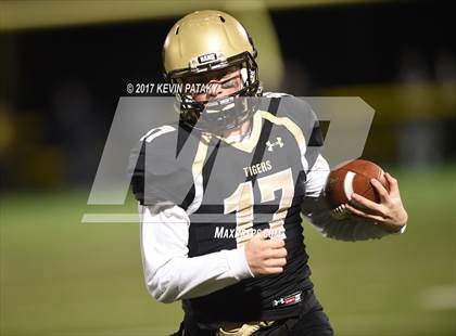 Thumbnail 2 in North Haven @ Daniel Hand (CIAC Class L Quarterfinal) photogallery.