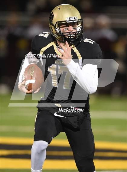 Thumbnail 3 in North Haven @ Daniel Hand (CIAC Class L Quarterfinal) photogallery.