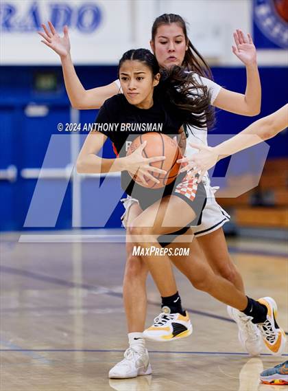 Thumbnail 1 in Ponderosa vs. Roseville (Jan Vitel Invitational) photogallery.