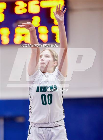 Thumbnail 2 in Ponderosa vs. Roseville (Jan Vitel Invitational) photogallery.