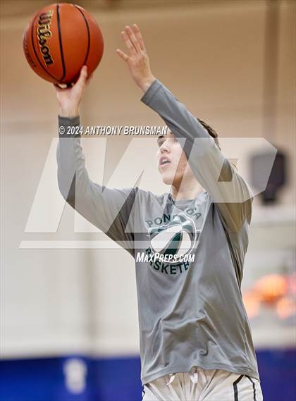 Thumbnail 2 in Ponderosa vs. Roseville (Jan Vitel Invitational) photogallery.