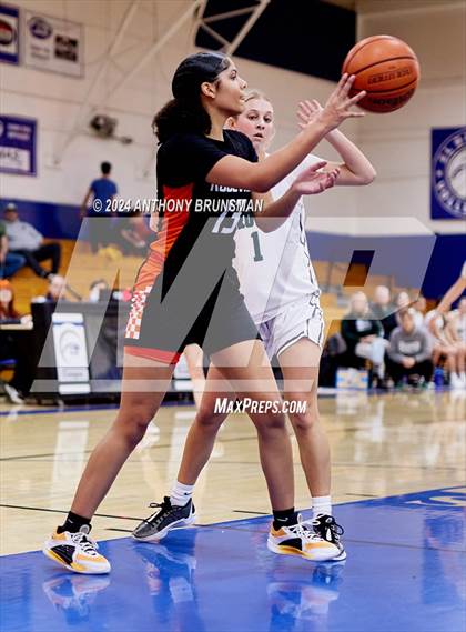 Thumbnail 3 in Ponderosa vs. Roseville (Jan Vitel Invitational) photogallery.