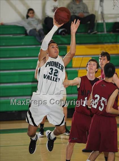 Thumbnail 2 in Pioneer Valley vs. Nipomo (National Prep Classic) photogallery.