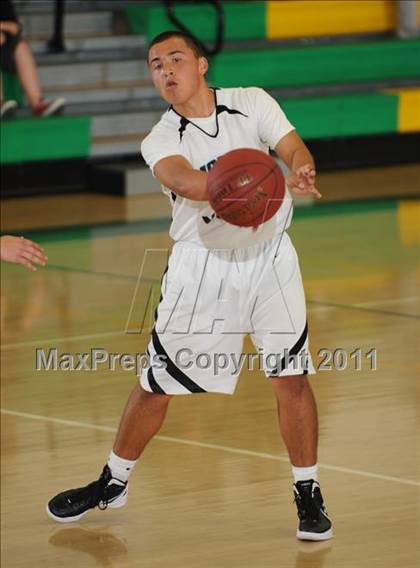 Thumbnail 3 in Pioneer Valley vs. Nipomo (National Prep Classic) photogallery.