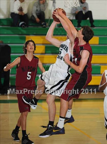 Thumbnail 2 in Pioneer Valley vs. Nipomo (National Prep Classic) photogallery.