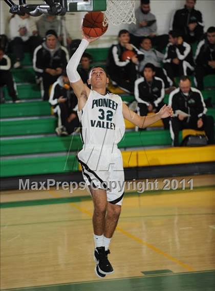 Thumbnail 3 in Pioneer Valley vs. Nipomo (National Prep Classic) photogallery.