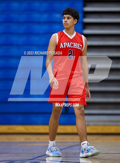 Thumbnail 2 in Sanger vs Dinuba photogallery.