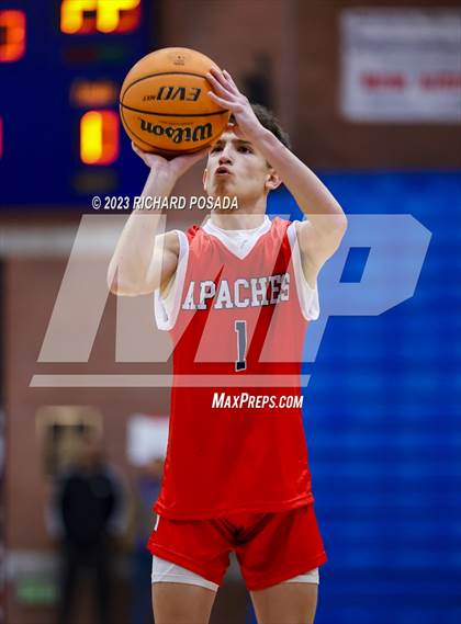 Thumbnail 2 in Sanger vs Dinuba photogallery.
