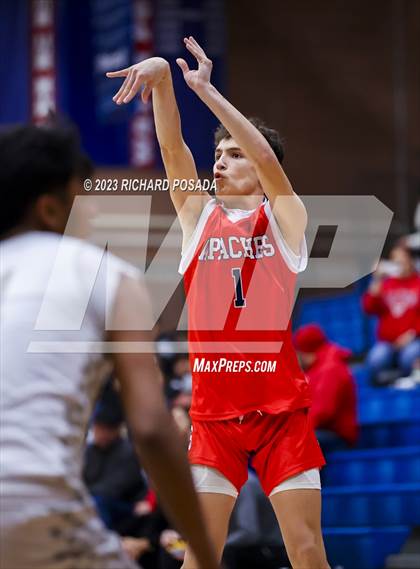 Thumbnail 3 in Sanger vs Dinuba photogallery.
