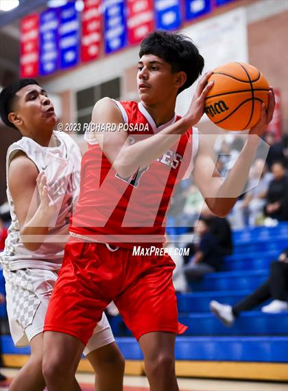 Thumbnail 3 in Sanger vs Dinuba photogallery.