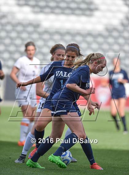 Thumbnail 2 in Lewis-Palmer vs. Valor Christian (CHSAA 4A Final) photogallery.