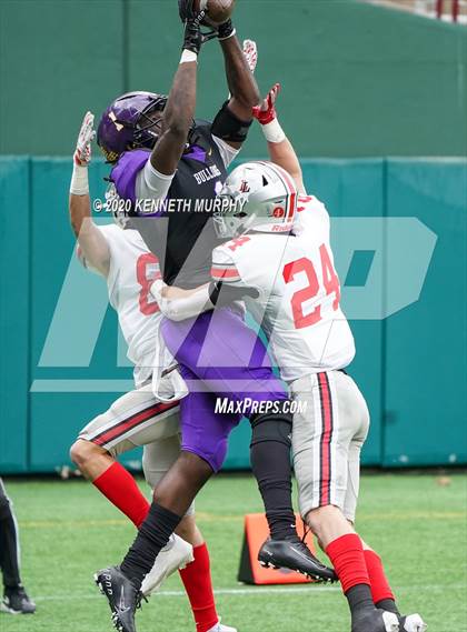 Thumbnail 1 in Lovejoy vs Everman (UIL 5A Division 2 Area) photogallery.