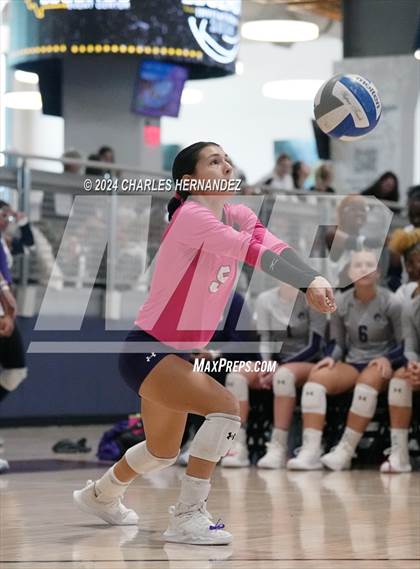 Thumbnail 3 in Port Neches-Groves vs. Madisonville (Legends Invitational) photogallery.