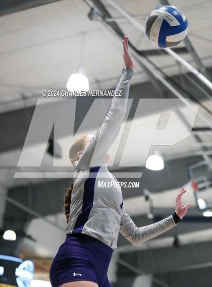 Thumbnail 1 in Port Neches-Groves vs. Madisonville (Legends Invitational) photogallery.