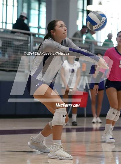 Thumbnail 1 in Port Neches-Groves vs. Madisonville (Legends Invitational) photogallery.