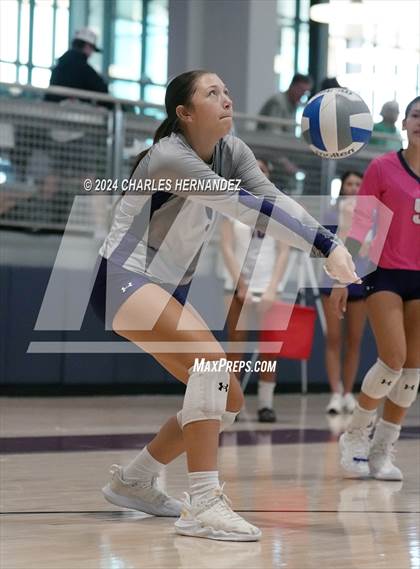 Thumbnail 2 in Port Neches-Groves vs. Madisonville (Legends Invitational) photogallery.