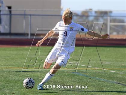 Thumbnail 3 in Pasadena vs. Point Loma (CIF SoCal Regional D3 Playoff) photogallery.