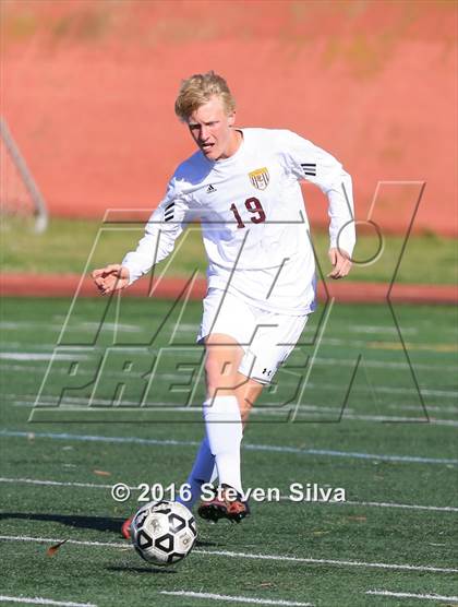 Thumbnail 2 in Pasadena vs. Point Loma (CIF SoCal Regional D3 Playoff) photogallery.