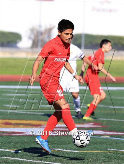 Thumbnail 3 in Pasadena vs. Point Loma (CIF SoCal Regional D3 Playoff) photogallery.