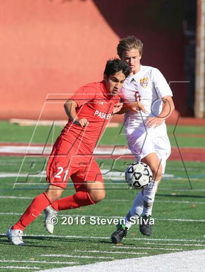 Thumbnail 3 in Pasadena vs. Point Loma (CIF SoCal Regional D3 Playoff) photogallery.